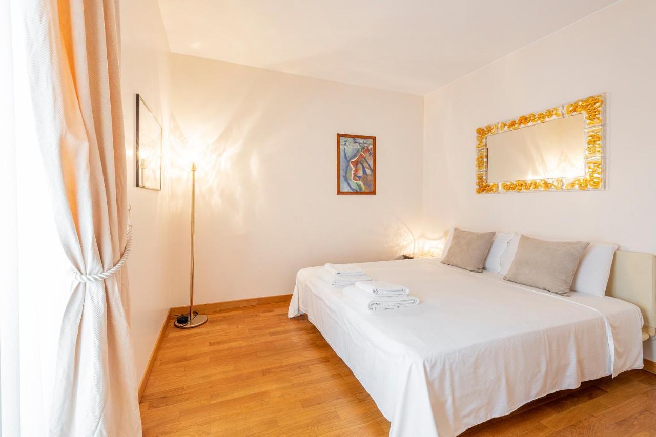 Milan Royal Suites - Centro Duomo Buitenkant foto