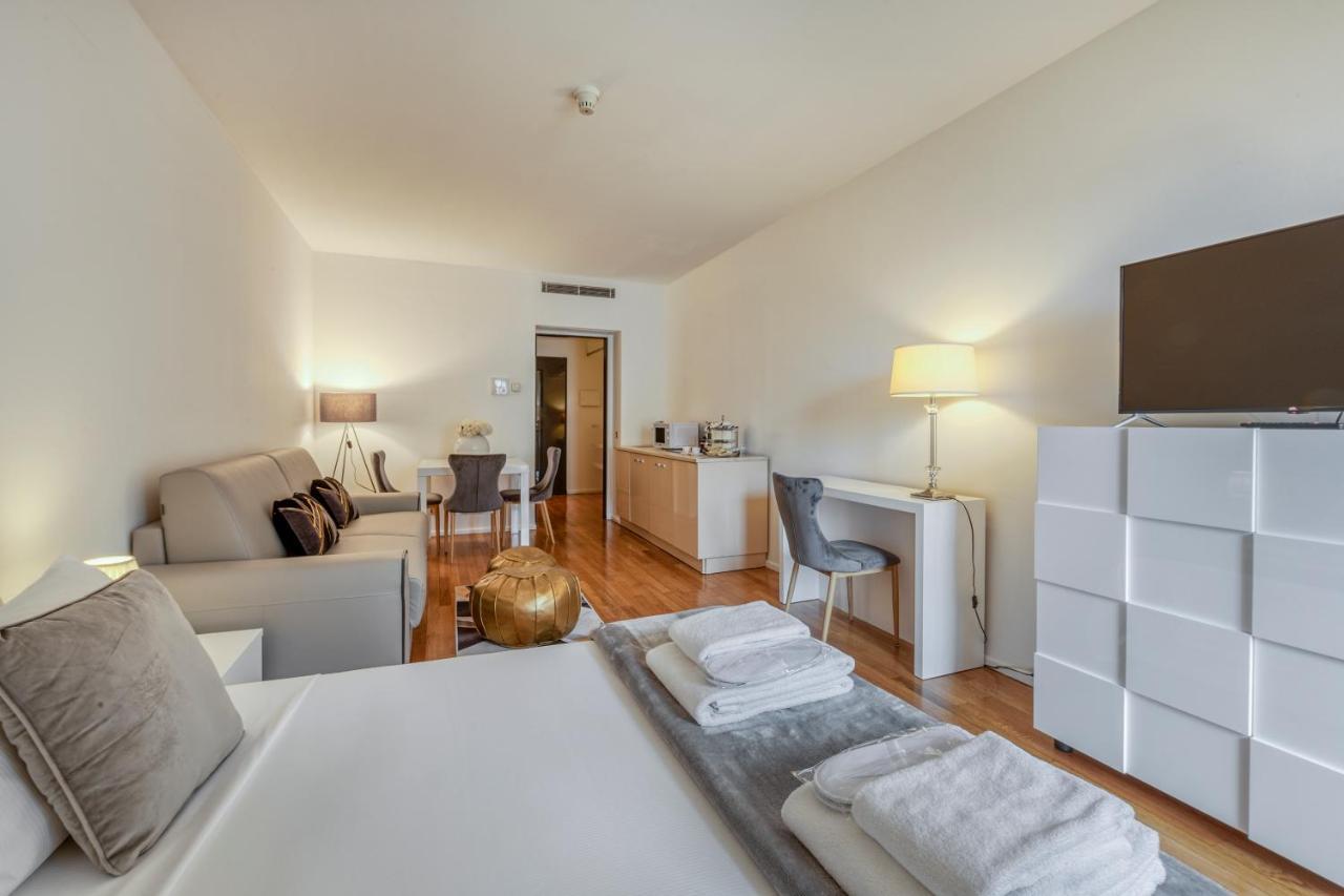 Milan Royal Suites - Centro Duomo Buitenkant foto