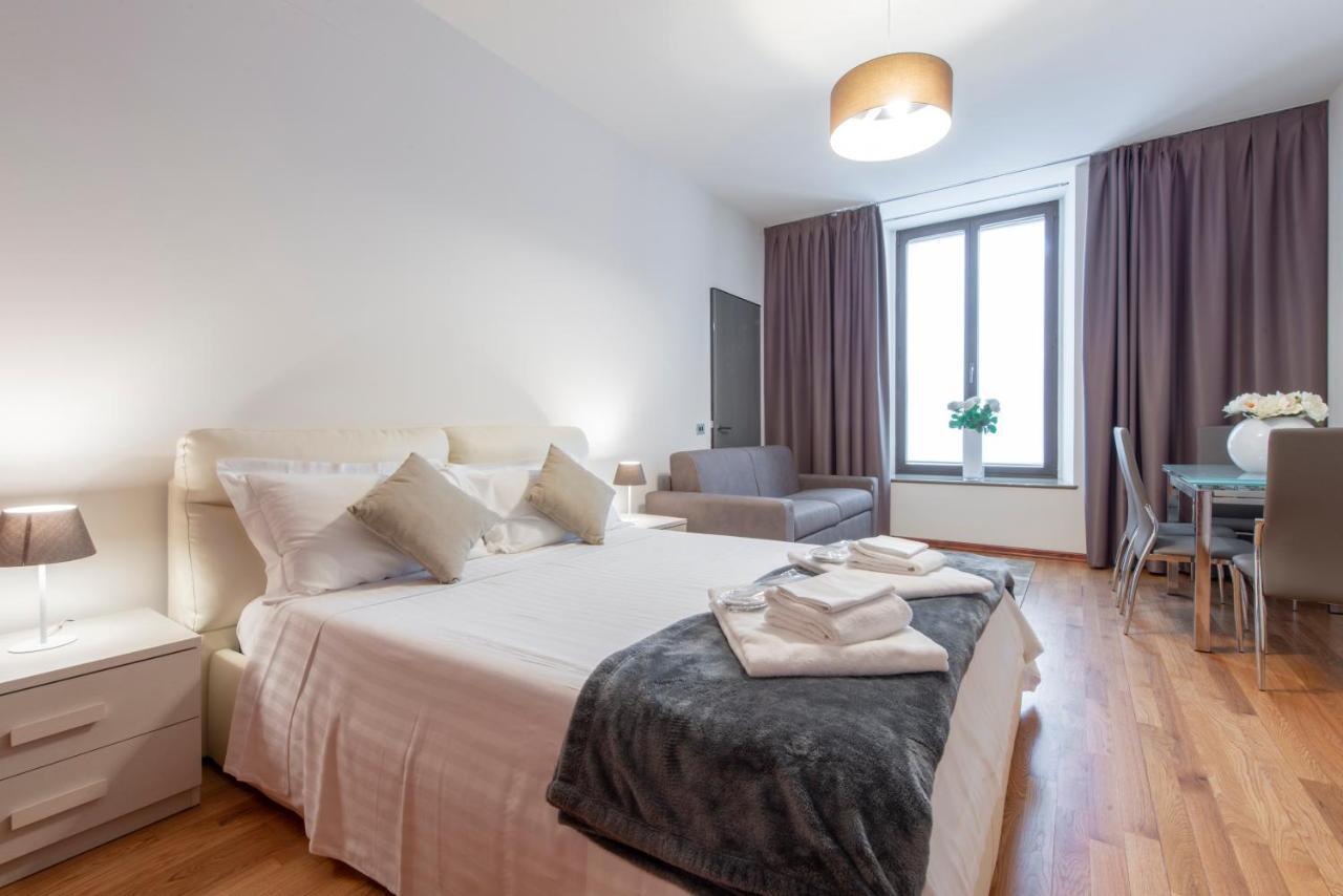 Milan Royal Suites - Centro Duomo Buitenkant foto