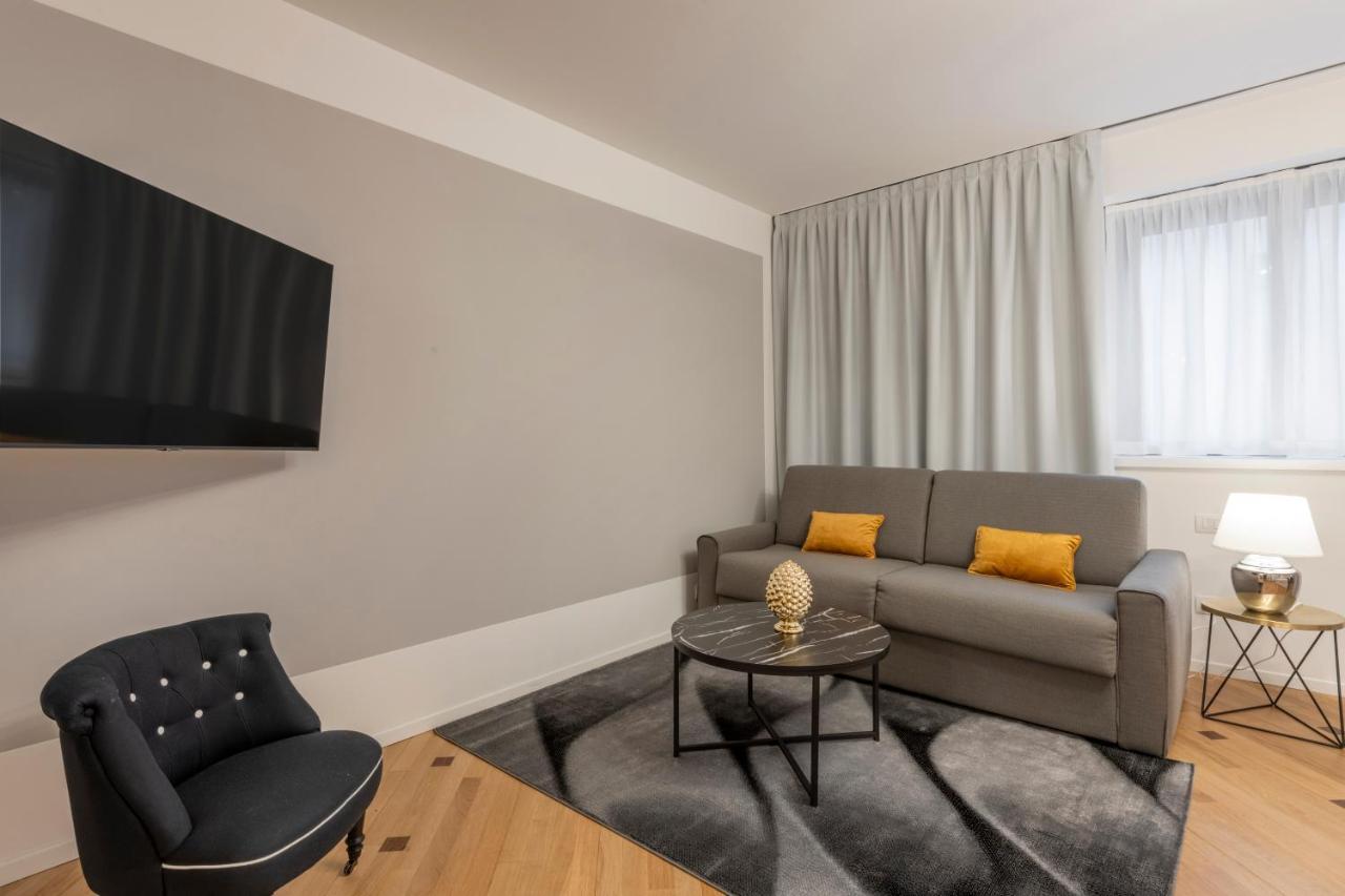 Milan Royal Suites - Centro Duomo Buitenkant foto