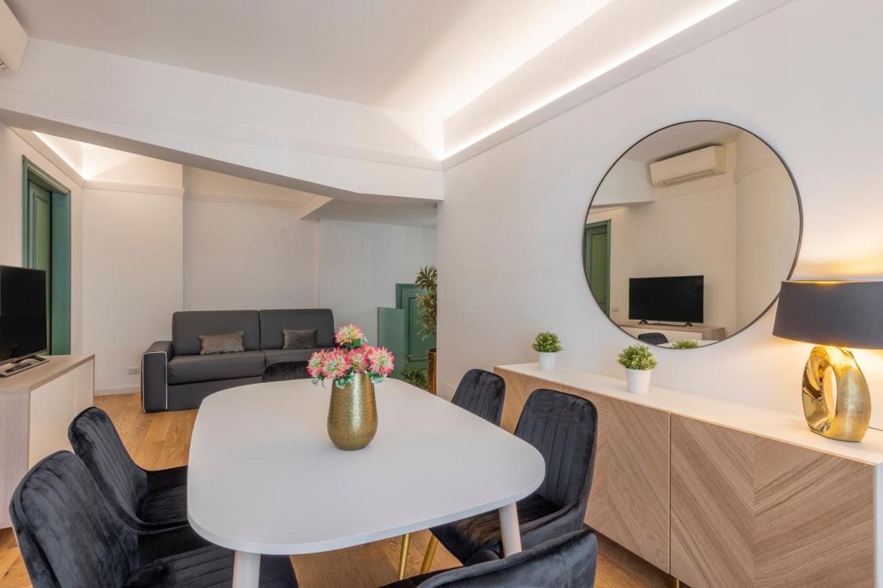Milan Royal Suites - Centro Duomo Buitenkant foto