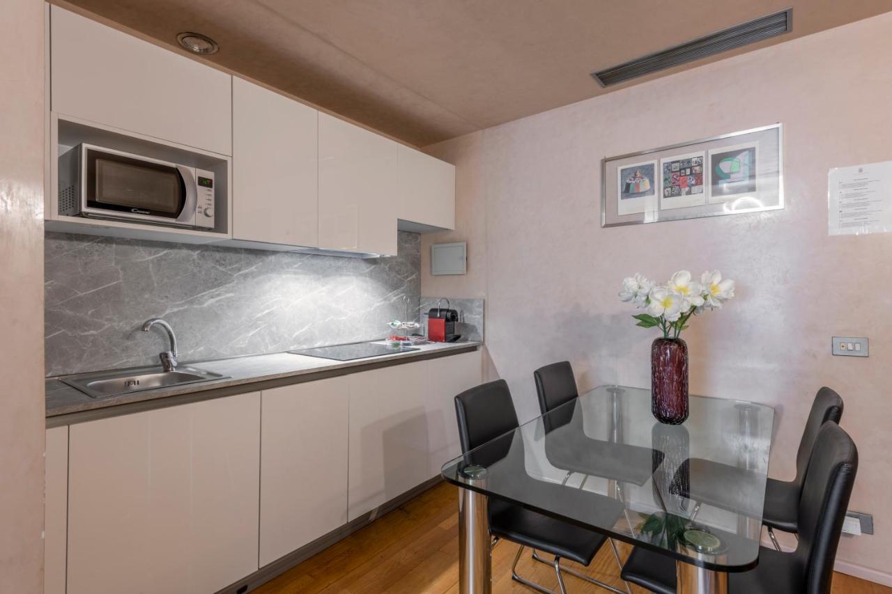 Milan Royal Suites - Centro Duomo Buitenkant foto