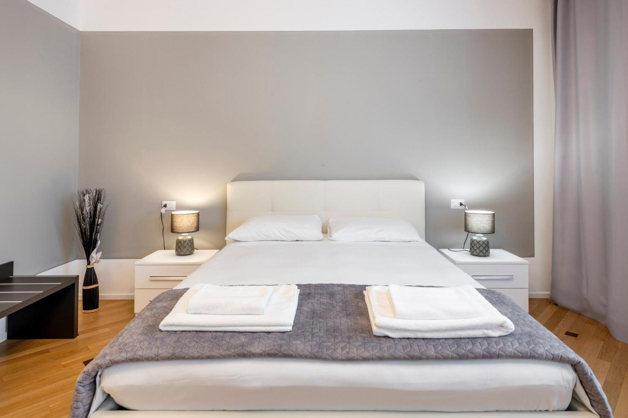 Milan Royal Suites - Centro Duomo Buitenkant foto