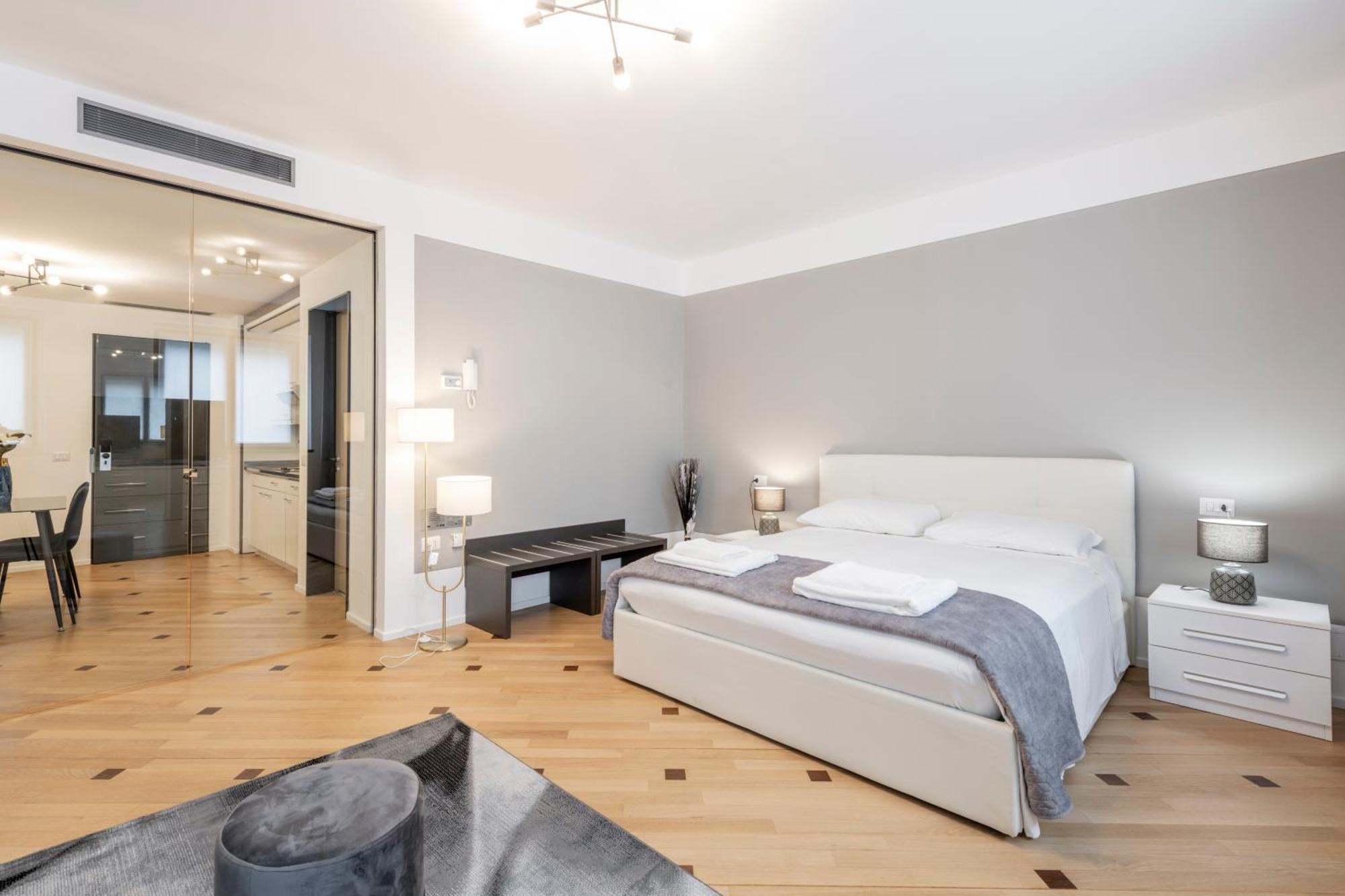 Milan Royal Suites - Centro Duomo Buitenkant foto
