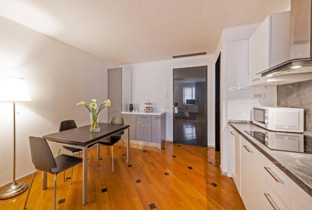 Milan Royal Suites - Centro Duomo Buitenkant foto